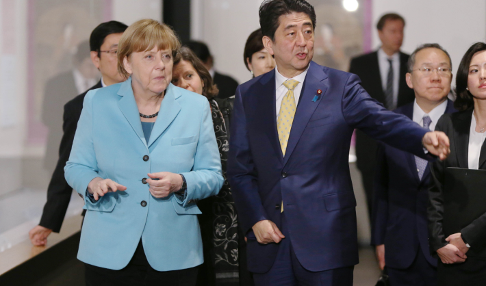 2015年3月9日、ドイツのメルケル首相と根津美術館を訪問